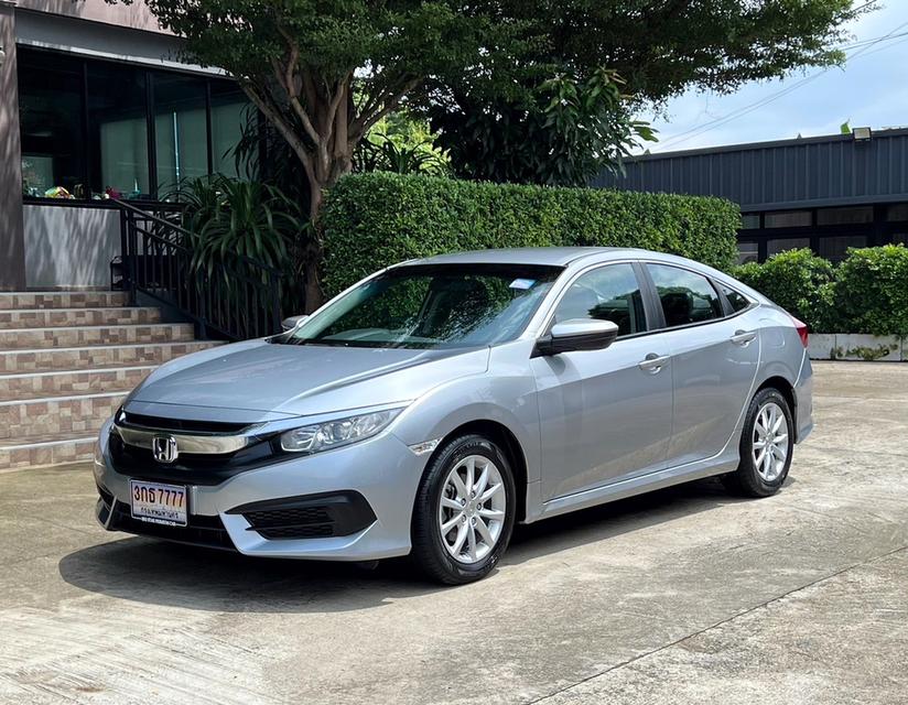 2018 HONDA CIVIC FC 1.8 รถมือเดียวออกป้ายแดง วิ่งน้อยเพียง 60,000 กม รถเข้าศูนย์ทุกระยะ ไม่เคยมีอุบัติเหตุครับ 4