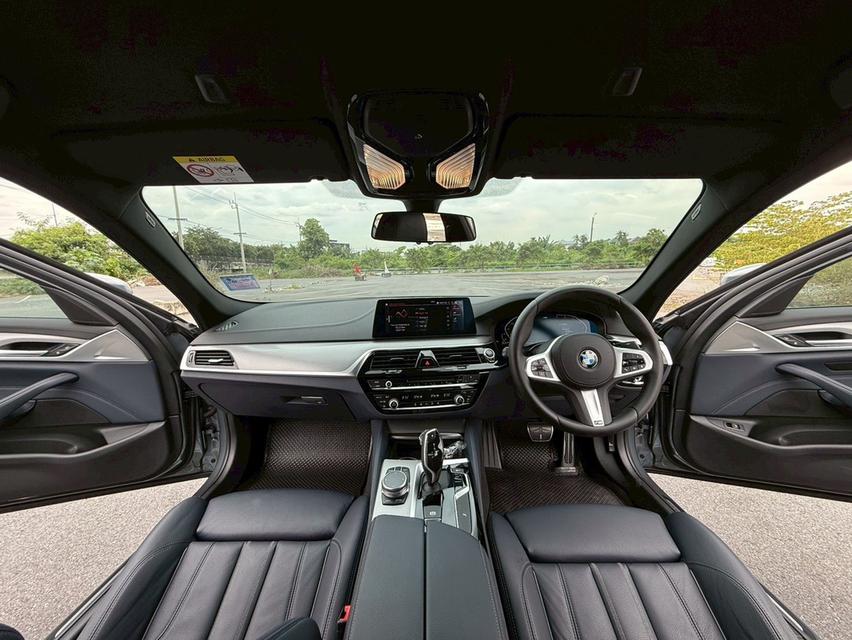 BMW 520 d M-Sport ปี 20 สีเทา ดีเซล ไมล์น้อย 71000 โลแท้ๆ เจ้าของมือเดียวสภาพเหมือนป้ายแดง รถสีเดิม รถออกศูนย์ 15