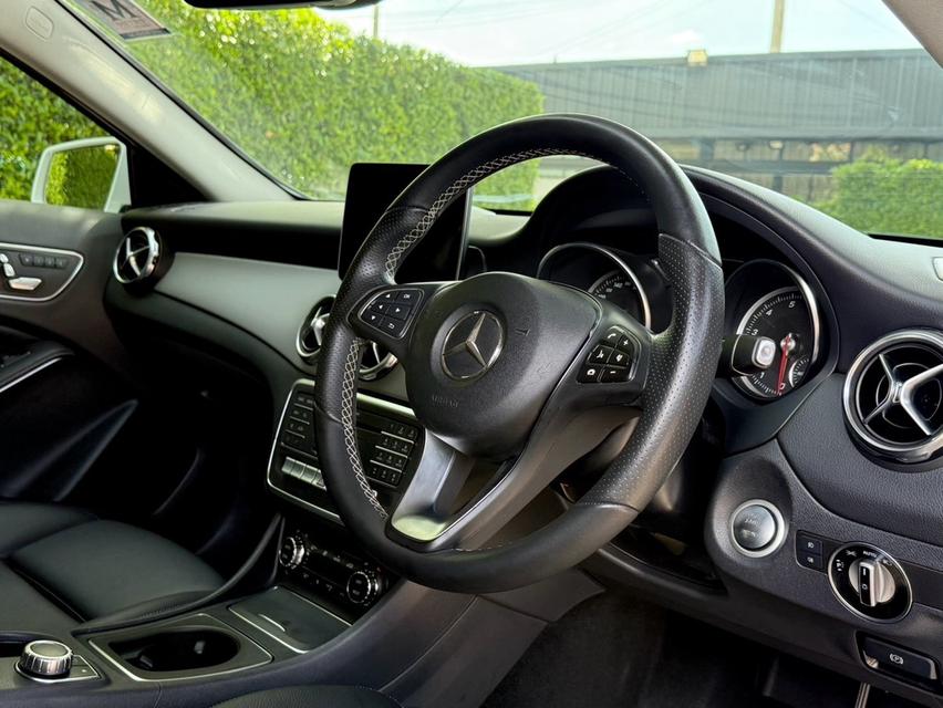 2019 BENZ GLA 200 FACELIFT รถออกศูนย์ BENZ THAILAND รถวิ่งน้อยเพียง 7X,XXX กม รถไม่มีอุบัติเหตุครับ 10