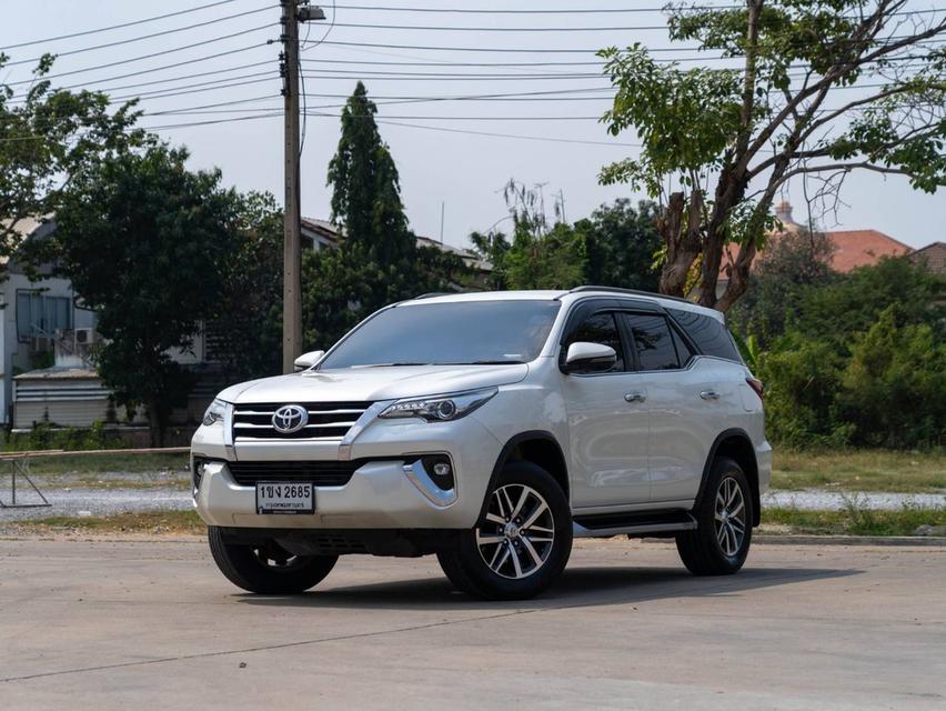 ขาย Toyota Fortuner 2.8V ปี20 3