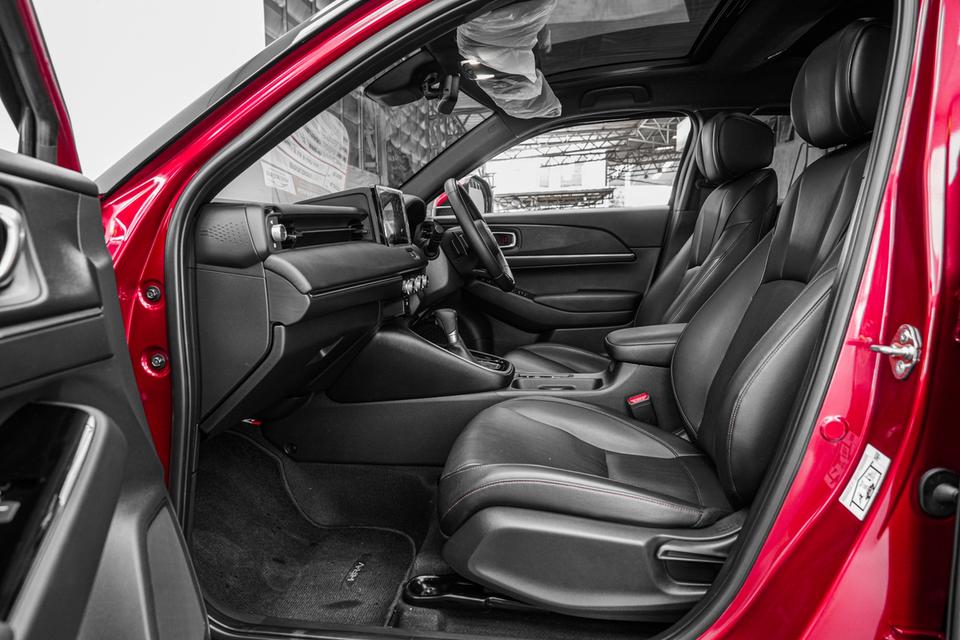 2024 HONDA HR-V 1.5 e:HEV RS SUV AT สีแดง-ดำ ไมล์ 30261 กม. 14