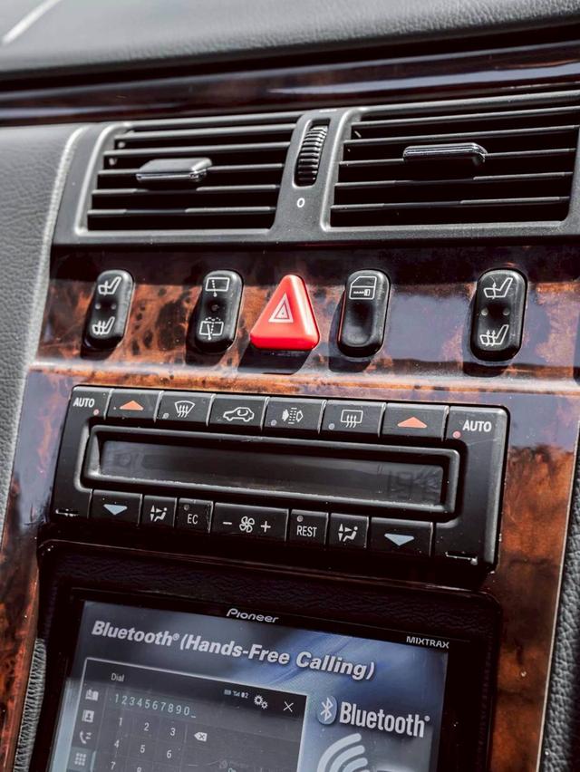 รหัสรถ 67GG12 Mercedes-Benz E240 Estate V6 2.6L (w210) ปี2002 4