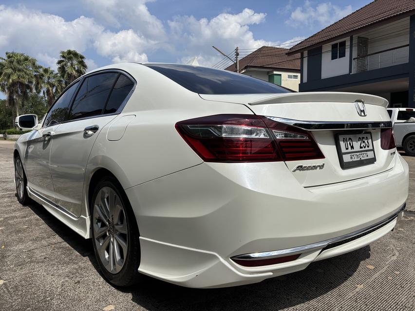 Honda Accord ปี16 2.4 Navi