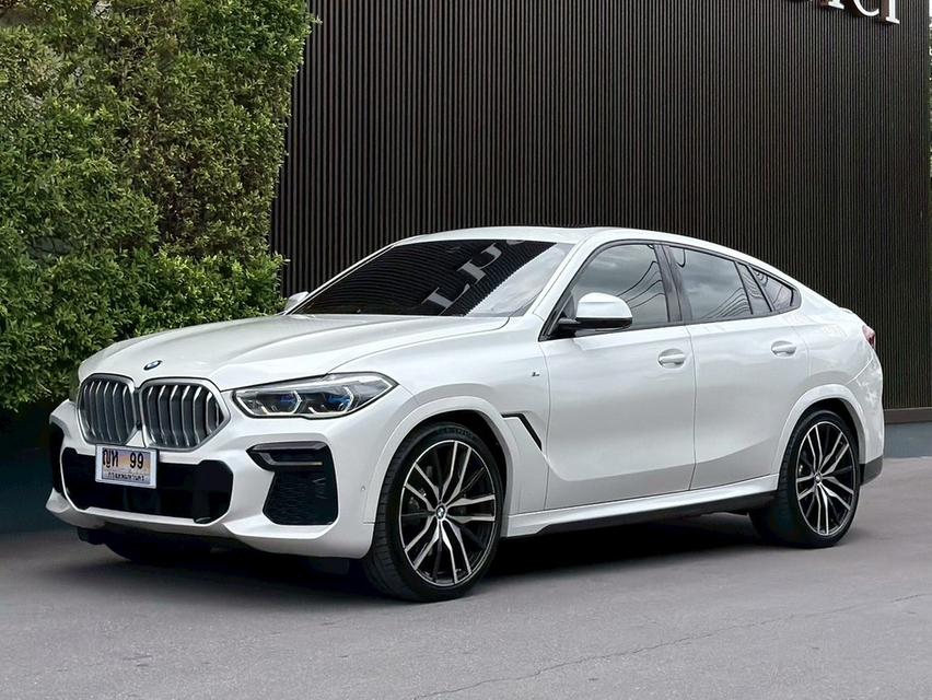 BMW X6 xDrive40i M-Sport ปี 2023 สีขาว