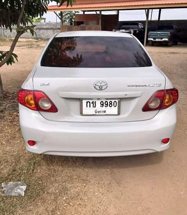 Toyota Corolla Altis สีขาว 2