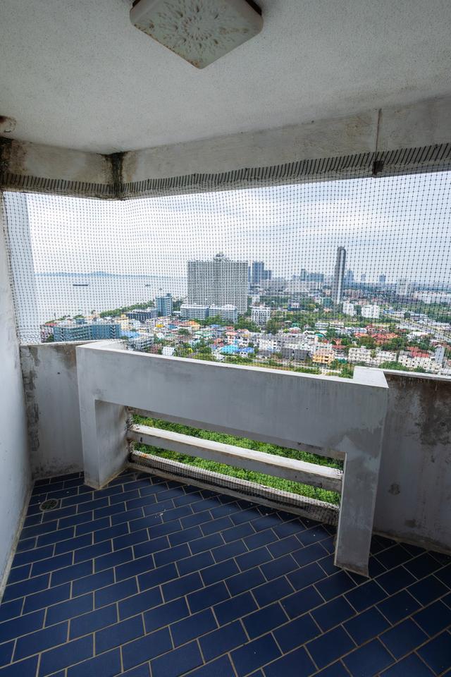Spacious Sea View Condo in Paradise Condominium, Pattaya 10