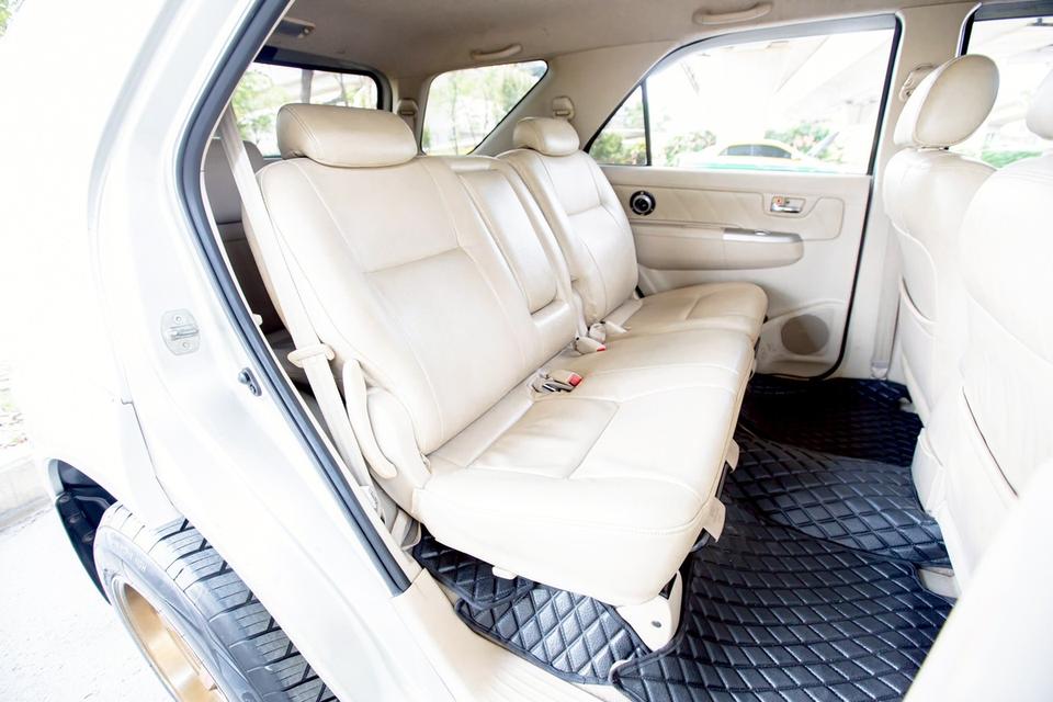 TOYOTA FORTUNER 3.0V 4WD สีเทา เกียร์ออโต้ ปี 2007  12