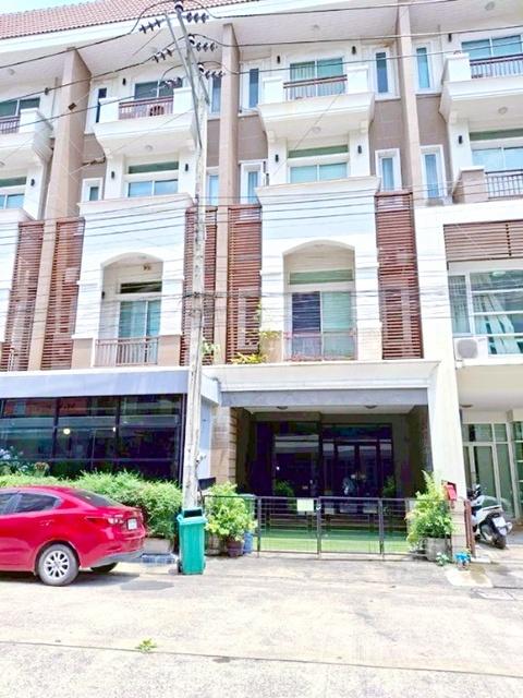 แยกโพธิ์แก้ว ให้เช่าทาวน์โฮม 4 ชั้น นวมินทร์ 81-91 MRT บางกะปิ 3.3กม.พร้อมอ่างอาบน้ำขนาดใหญ่ 3 นอน 5 น้ำ ตลาดอินทรารักษ์