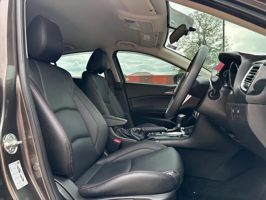 รหัสรถ PAT6031 Mazda 3 2.0 S Sport Hatchback สีเทาดำ ปี 2017 10