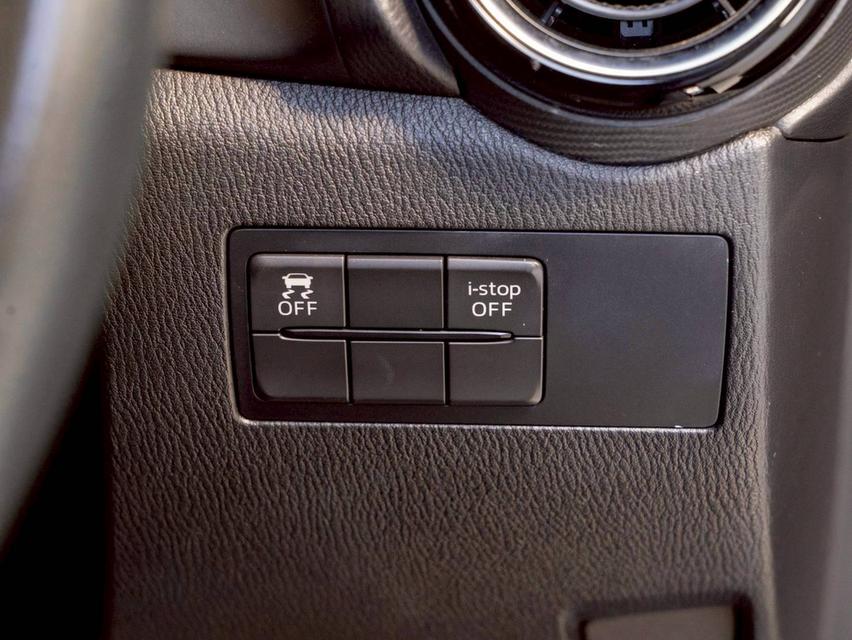 Mazda 2 1.5 XDL ปีจด 2016 ♨️ #ประกันเครื่องเกียร์หลังการขาย3ปี / 30,000km. ♨️ 18