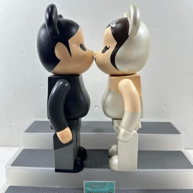 Bearbrick Greeting Marriage 400% 3