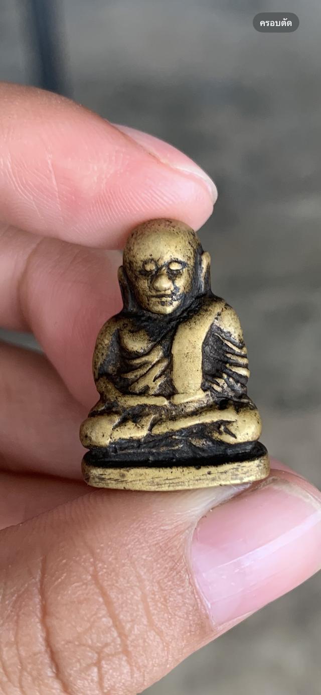 รูปหล่อหลวงพ่อเงิน