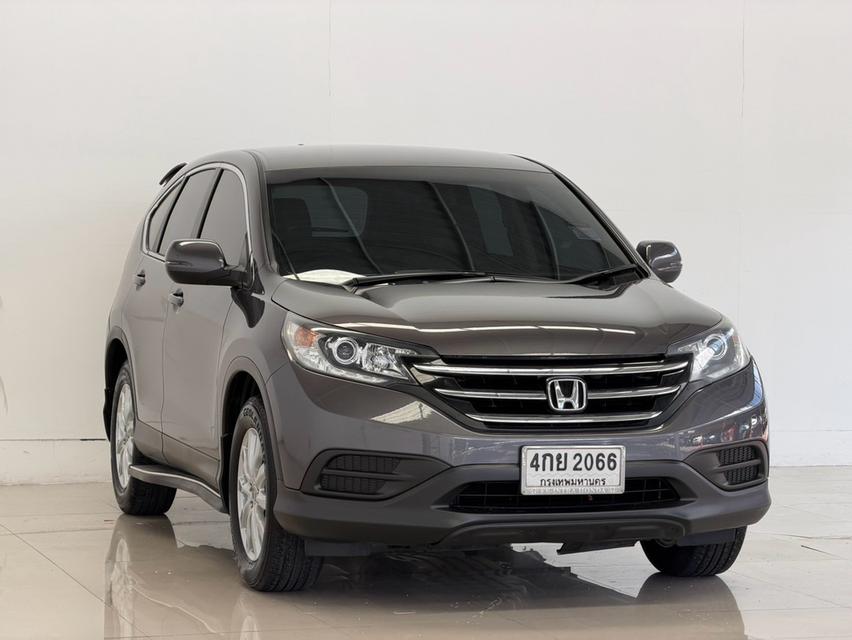 Honda CR-V 2.0 S ปี 2014 จด 2015ขายราคา💵319,000.- บาท พร้อมเล่ม☑️ รถบ้านมือเดียวป้ายแดง☑️ ไมล์เพียง 138,xxx กม.☑️ เครื่องยนต์เบนซิน 2.0 เกียร์ออโต้☑️ รูปที่ 3