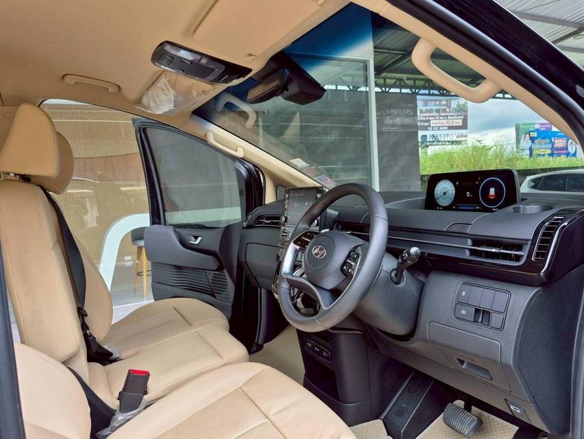 Hyundai Staria 2.2Sel ปี2/ 8