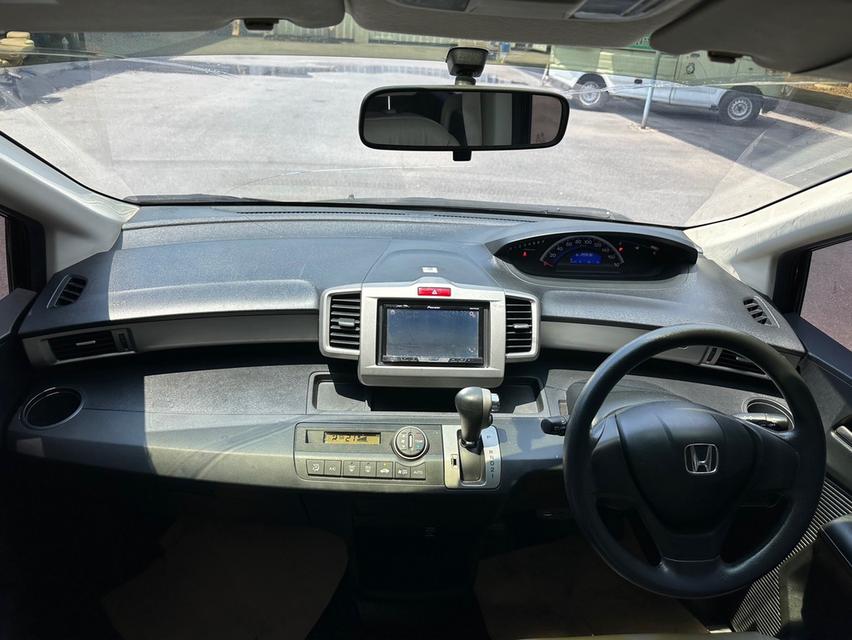 HONDA FREED 1.5SE 2013  15