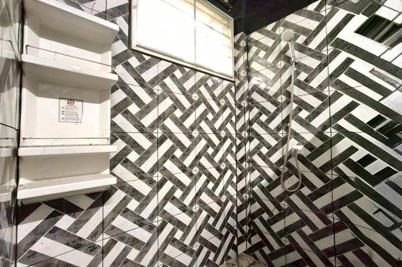 ขาย/เช่า อาคารพาณิชย์ เนื้อที่ 15 ตร.ว. หมู่บ้านขวัญทิพย์ (ซอย 1) (ซอยเพชรเกษม 69), ใกล้เทวาลัยท้าวมหาพรหม ถนนเพชรเกษม แขวงหนองค้างพลู เขตหนองแขม 17