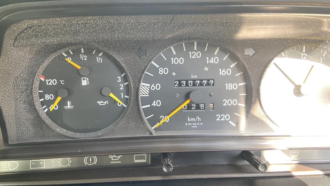 รถเบนซ์คลาสสิก 190E รถตำนาน รูปที่ 14