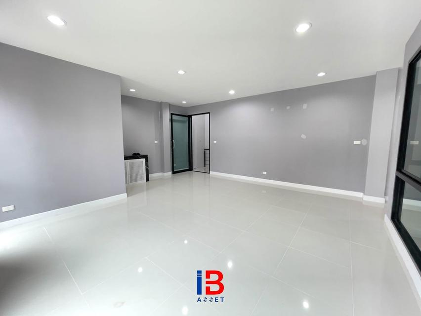 ขายโฮมออฟฟิศ 3 ชั้น พร้อมโกดังสุดกว้าง โครงการ Warehouse ไชน่าทาวน์ ศาลายา 12