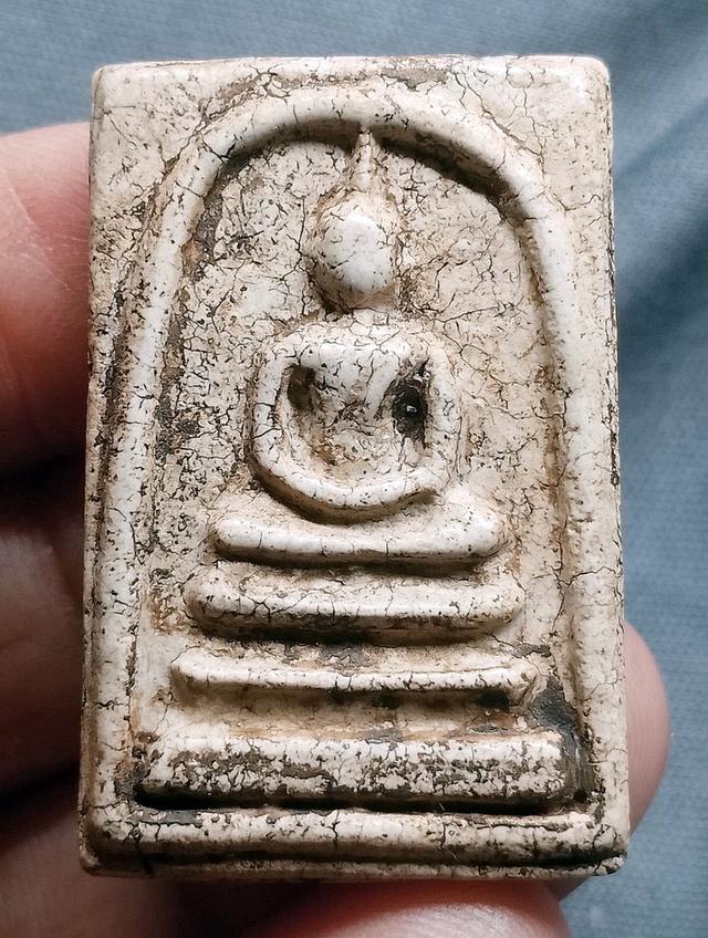 พระสมเด็จเก่าค่ะ