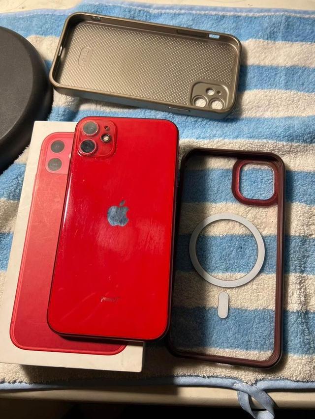  iPhone 11 สีแดง มือสอง 4