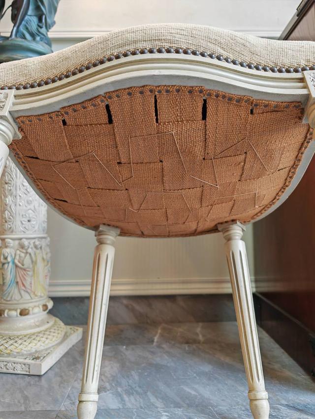 Louis chair 11