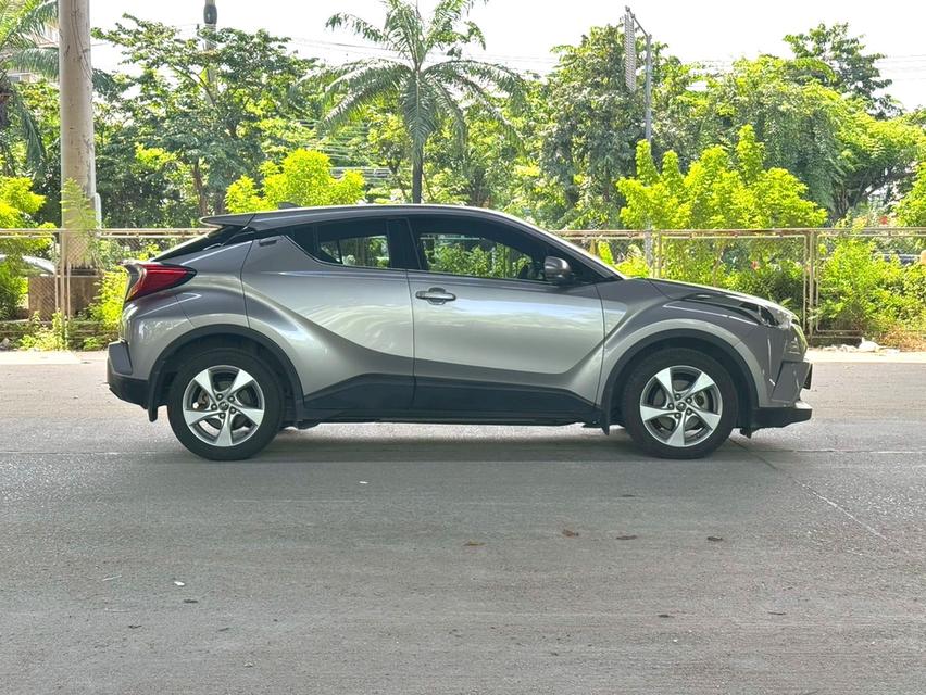 ขายรถ Toyota C-HR 1.8 Mid ปี 2018 สีเทา เกียร์ออโต้ 8