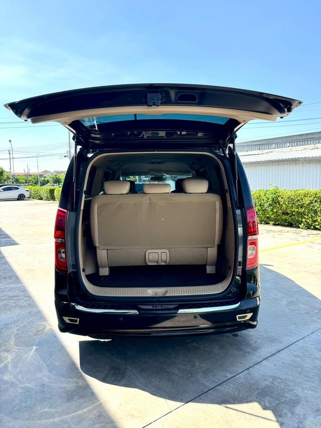 HYUNDAI H-1 2.5 Elite ปี2018 รถบ้านมือเดียวป้ายแดง ยางใหม่ปี 25สีเดิมป้ายแดงทั้งคัน น็อตหน้าหลังไม่เคยขยับ 11