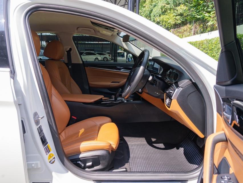 BMW 530e Elite ปี 2021 มือสอง รูปที่ 8