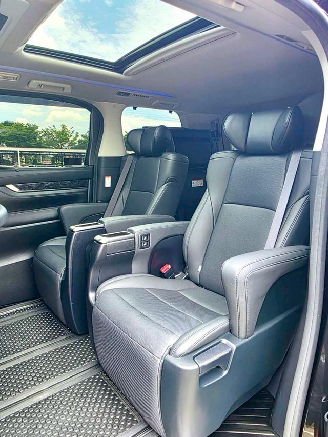 Toyota ALPHARD SRC สีดำ ปี 2021 ไมล์ 48,000 กม.  10