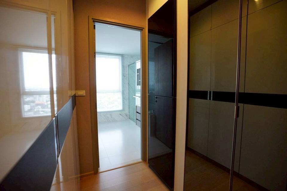 Sale / Rent​ Luxury condo HQ  Sukhumvit 55. Size : 100 square metres Floor : 30 2 bedrooms 2 bathrooms Fully furnished Sale with tenants 16