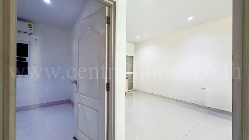 ทาวน์โฮม ไอลีฟ ทาวน์ พระราม 2 กม.14 ต่อเติมครบ สภาพดี พร้อมอยู่ 8