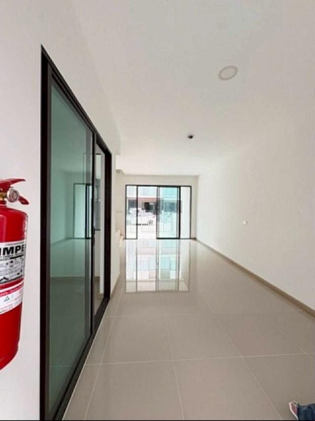 ทาวน์โฮม อาคารพาณิชย์ 8