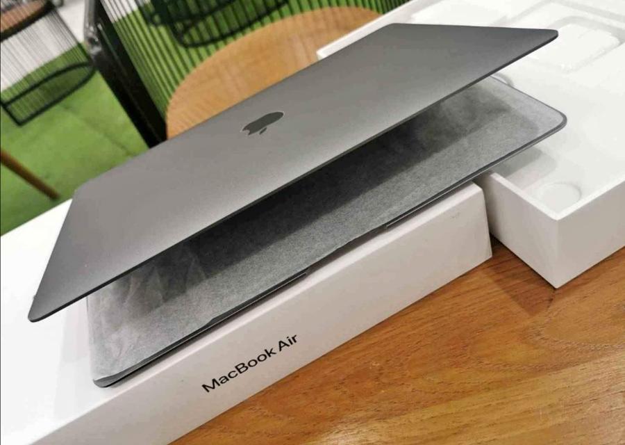 MacBook Air M1 13.6 นิ้ว 