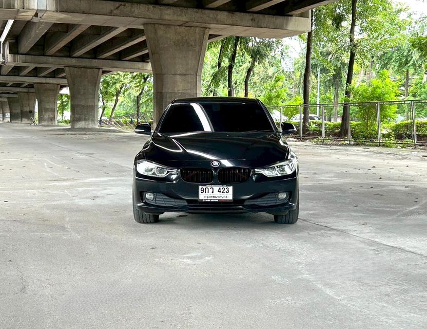 ขายรถ BMW 316i F30 ปี 2014 สีดำ เกียร์ออโต้