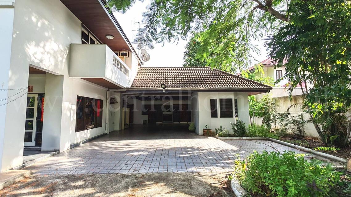 บ้านเดี่ยว ศรีเจริญวิลล่า หลังมุม ติดถนนเทพารักษ์ ใกล้ รพ.สินแพทย์ 3