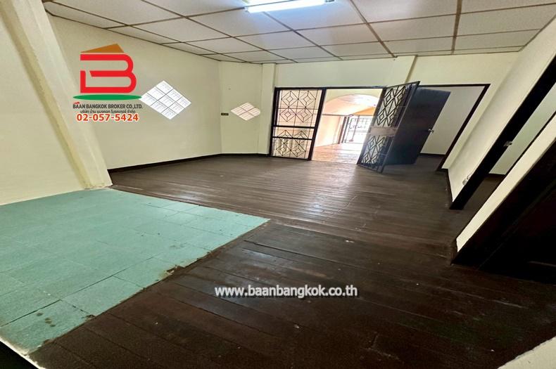 บ้านเดี่ยว หมู่บ้าน พรธิสาร 4 เนื้อที่ 32 ตรว. ถนนรังสิต-นครนายก ตำบลคลองหก อำเภอคลองหลวง จังหวัดปทุมธานี 3