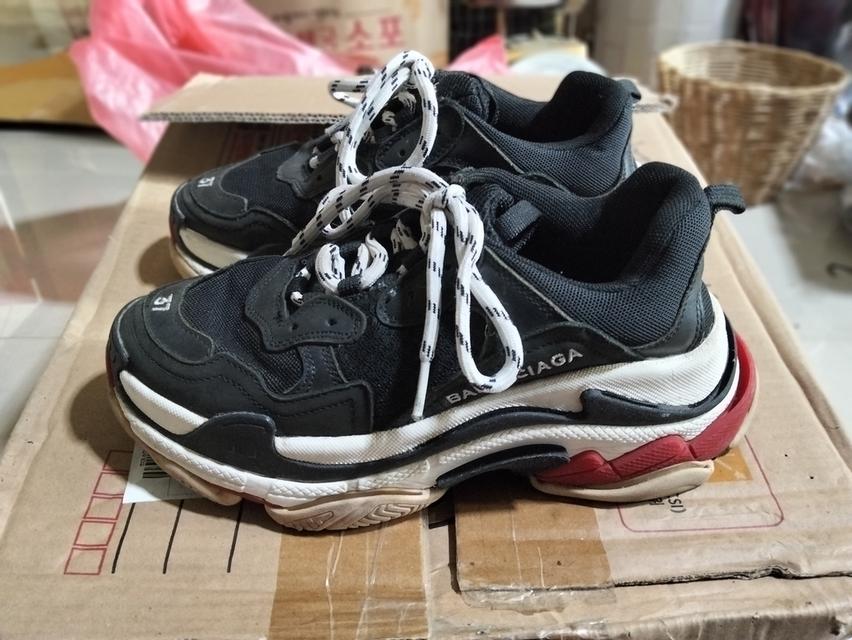 รองเท้า Balenciaga รุ่น Triple S
