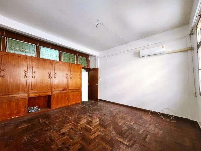 ถนนเพชรบุรี ซอย 3-9 เพียง 5 นาทีสู่สยามพารากอน อาคารพาณิชย์ กว้างขวาง 4 ชั้นอัญมณีล้ำค่า BTSพญาไท ราชเทวี และ ARL เพียง 2