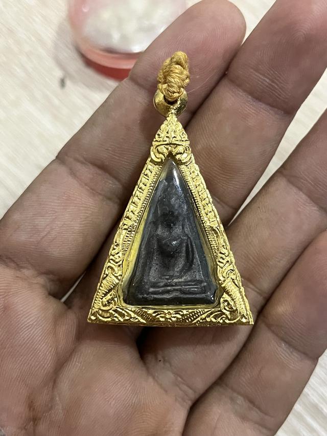 พระผงสุพรรณพิมพ์หน้าหนุ่ม