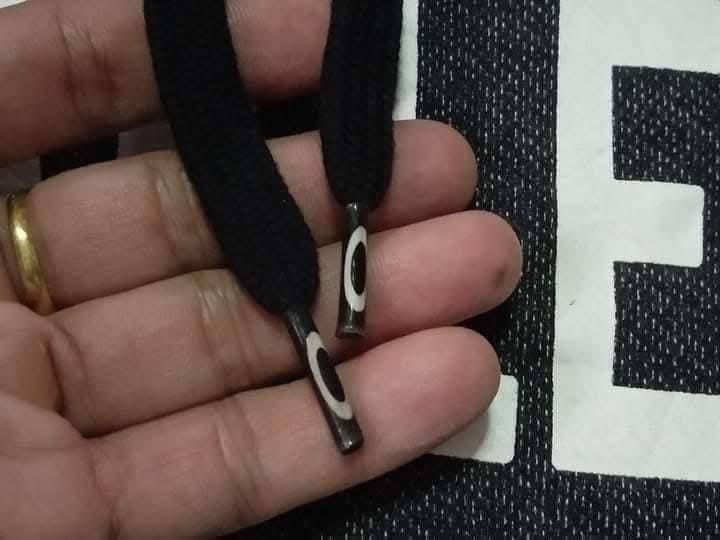 OAKLAY / REGULAR FIT เสื้อฮู๊ดสีโทนดำเทา เนื้อผ้าไม่หนา ยืดหยุ่น ใส่สบาย สภาพดีมาก ไม่มีตำหนิ ป้ายแคร์ตะเข็บในถูกตัดออก รูปที่ 3