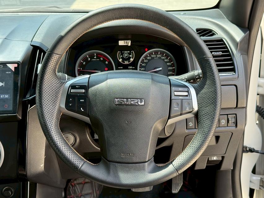 ออกรถ99 บาท รถกระบะออกห้างป้ายแดงใหม่กริ๊บ ออพชั่พแน่น ตัวท็อปออพชั่น ISUZU D-MAX 3.0 Vcross MAX Z-Prestige Cab4 4WD ปี2019 13