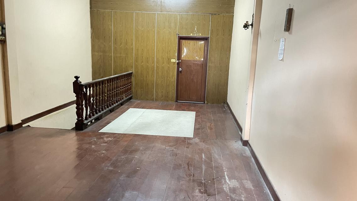 ขายบ้าน ตึกแถวอยู่ในซอย เอกชัย 40 ถ.เอกชัย เนื้อที่ 16 ตรว. ราคา 3 ล้านบาท 4