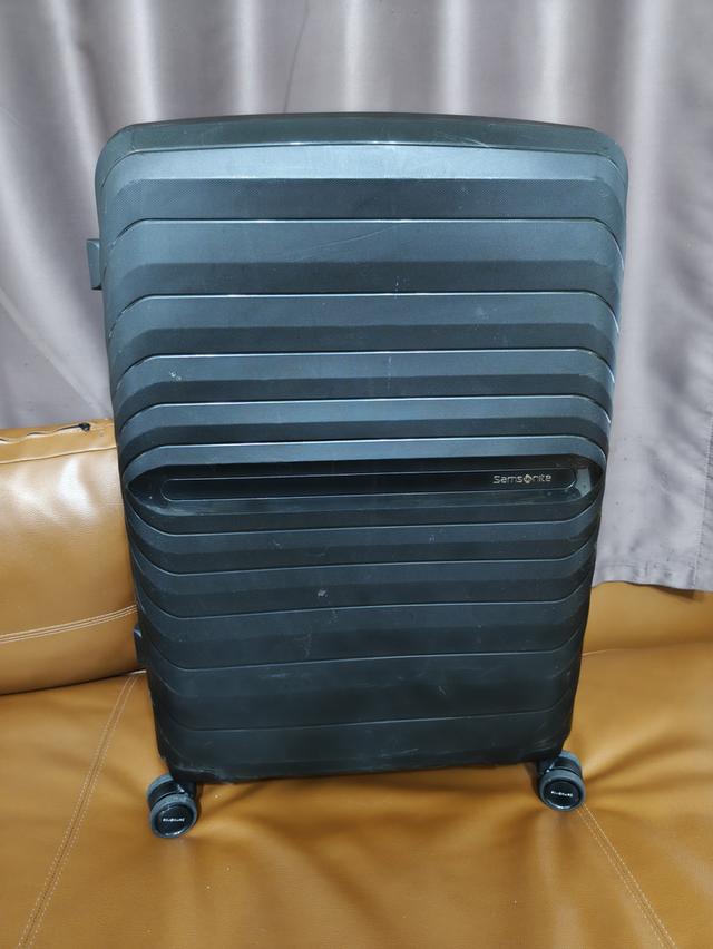 ขายกระเป๋าเดินทาง samsonite neo สีดำ size 30 มือสองสภาพดี ประกันเหลือ 8 ปี กว่า