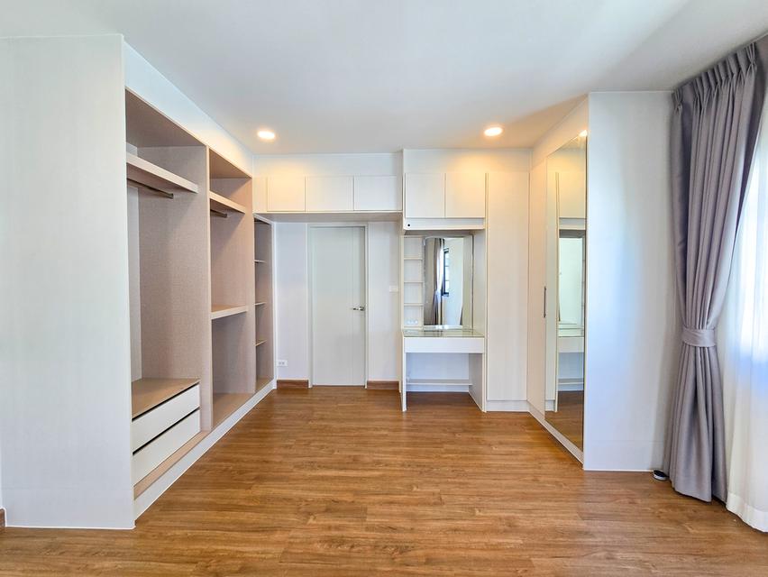 ขาย บ้านเดี่ยว 𝐂𝐞𝐧𝐭𝐫𝐨 𝐁𝐚𝐧𝐠𝐧𝐚 🏡แบบบ้านใหญ่สุดในโครงการ เฟอร์นิเจอร์ครบ หน้าบ้านทิศเหนือ ฮวงจุ้ยดีเยี่ยม 10/10 13