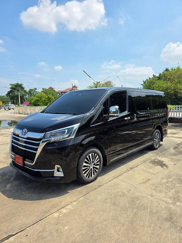 Toyota Majesty รุ่น 2.8 Grande ปี 2024 ไมล์ 40,000 กม.