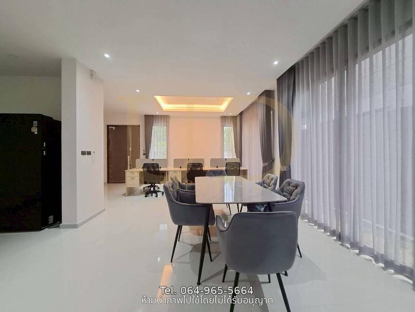 🔥 **ให้เช่าโฮมออฟฟิศ / บ้านเดี่ยว 3 ชั้น ลาดพร้าว 101** 🏡 **พักอาศัยก็ดี ทำออฟฟิศก็ลงตัว!** 🚇 ใกล้ MRT ลาดพร้าว 101 เพียงประมาณ **750 เมตร** 3