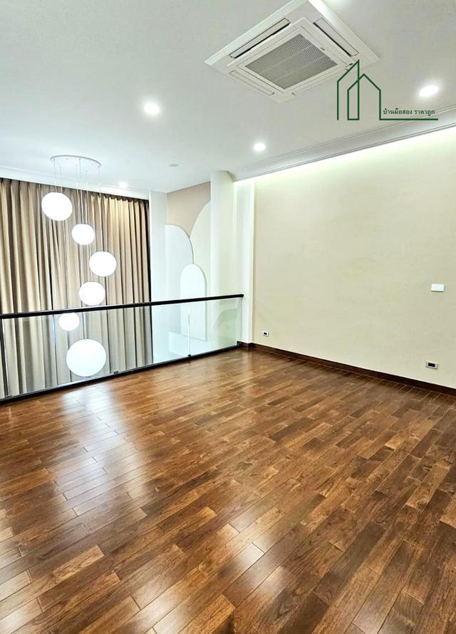 บ้านเดี่ยวหลังใหญ่ The Palazzo ปิ่นเกล้า-บรมฯ ทางคู่ขนาน ถ.บรมราชชนนี หลังมุม 9