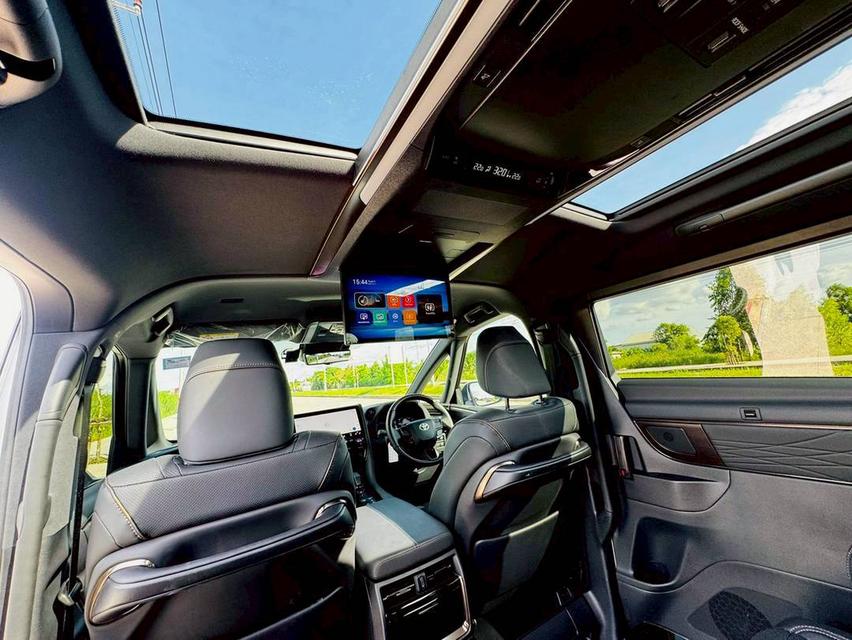 ALPHARD 40 2.5 HYBRID Z E-FOUR  13