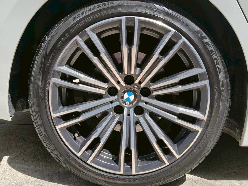 รหัสรถ KPC53 ‼️BMW  320d  M Sport สีขาว ตัว Top ยางใหม่ มี Bsi ‼️ 15