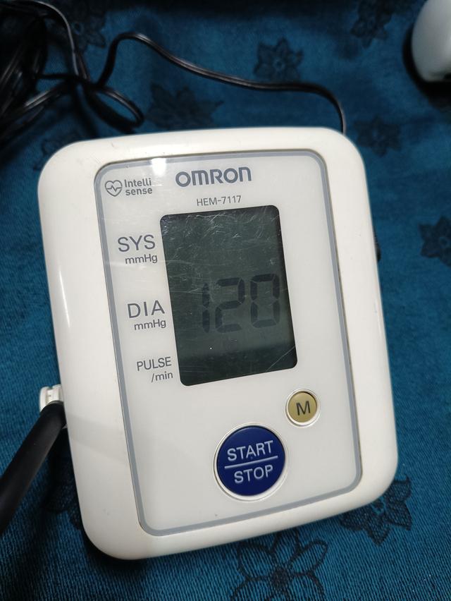 O•M•R•O•N เครื่องวัดวัดค่าสุขภาพดิจิตอลระบบ Intelli-Sense รุ่น H-E-M-7117 งานญี่ปุ่นแท้
